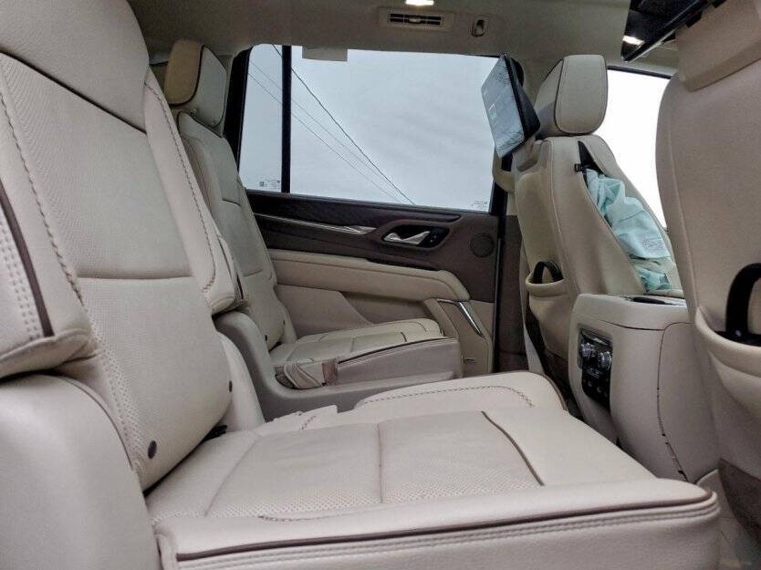 2024 GMC Yukon Image 9