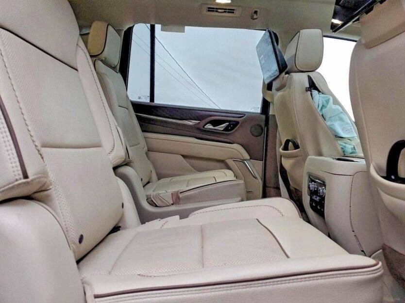 2024 GMC Yukon Image 9