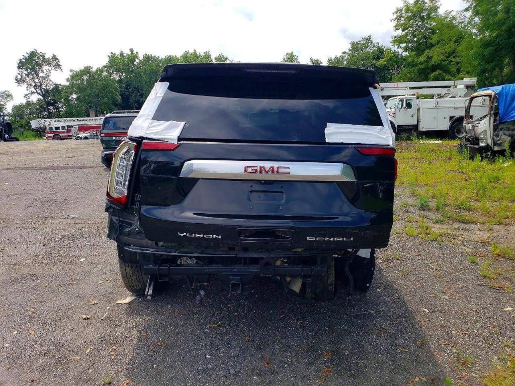 2024 GMC Yukon Image 4