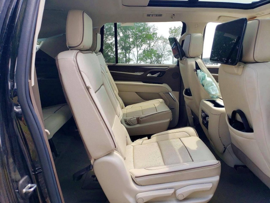 2024 GMC Yukon Image 9
