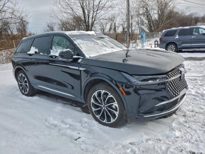 2024 Lincoln Nautilus Hybrid Image 1