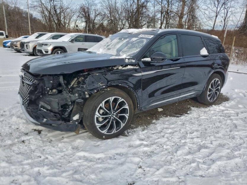 2024 Lincoln Nautilus Hybrid Image 3