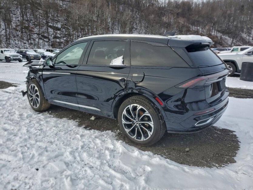 2024 Lincoln Nautilus Hybrid Image 4