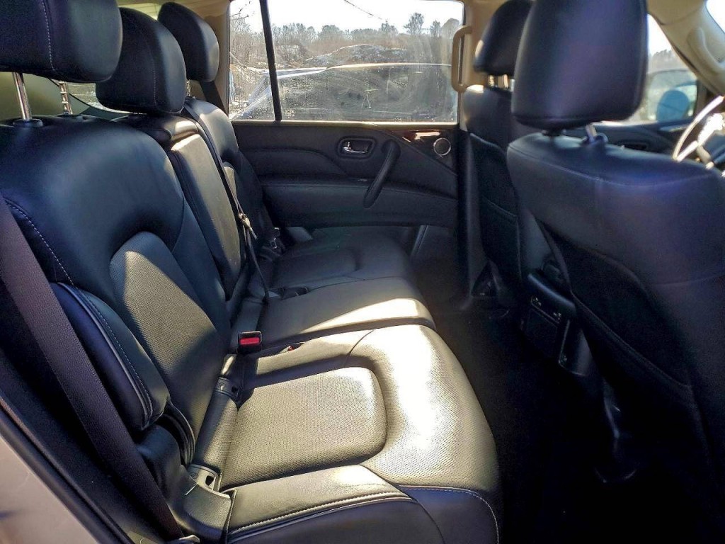 2023 INFINITI QX80 Image 9