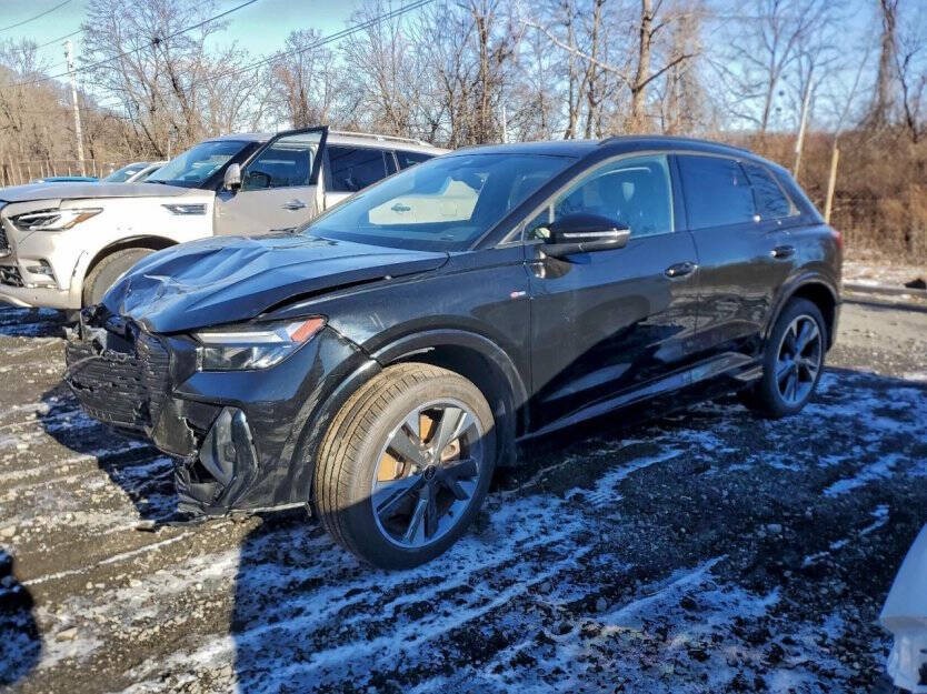 2024 Audi Q4 e-tron Image 3