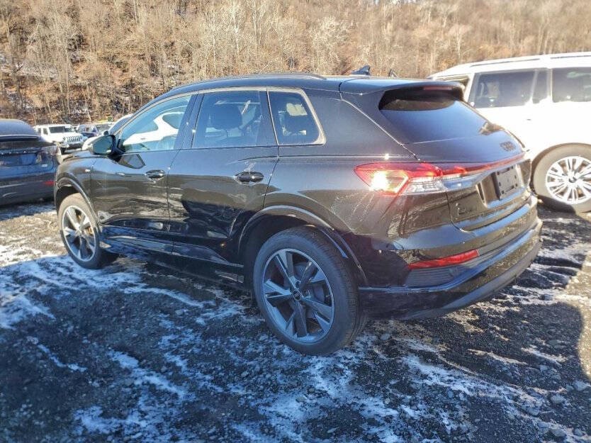 2024 Audi Q4 e-tron Image 4