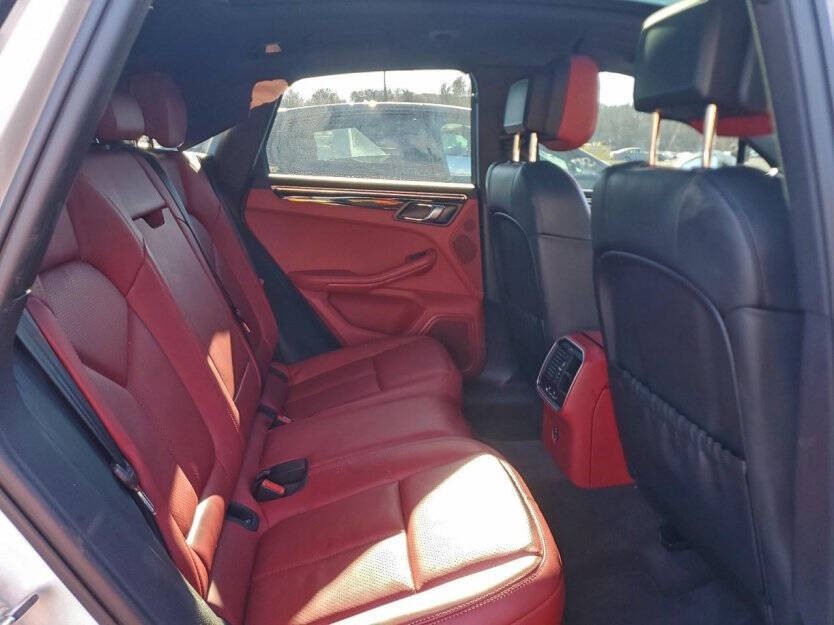 2023 Porsche Macan Image 9