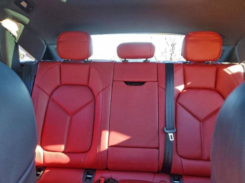 2023 Porsche Macan Image 7