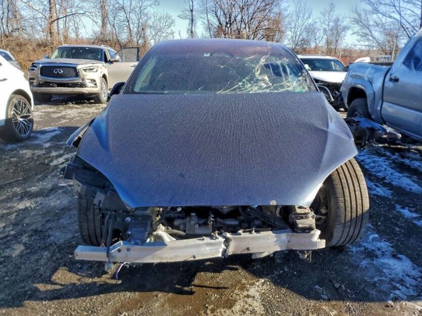 2024 Tesla Model X Image 2