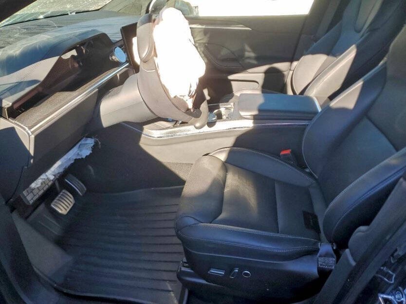 2024 Tesla Model X Image 6