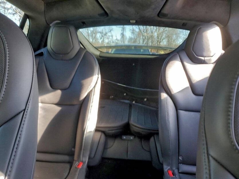 2024 Tesla Model X Image 7