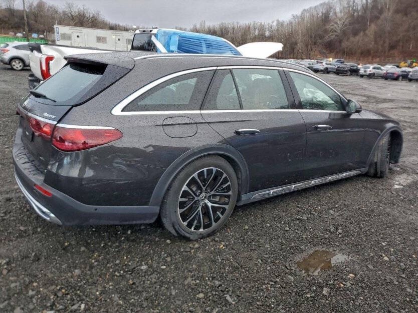 2024 Mercedes-Benz E-Class Image 4