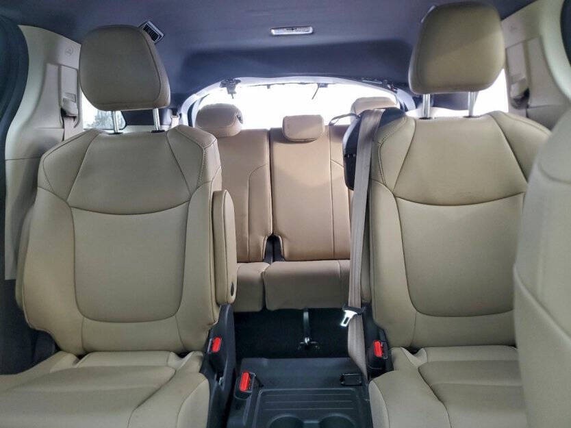 2022 Toyota Sienna Image 7