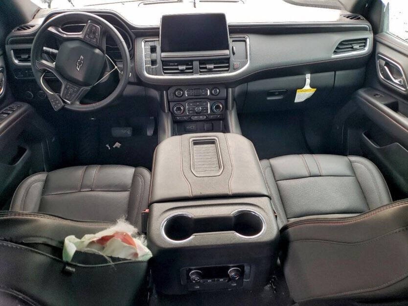 2023 Chevrolet Suburban Image 7