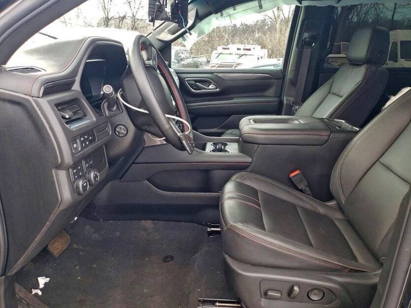 2023 Chevrolet Suburban Image 5