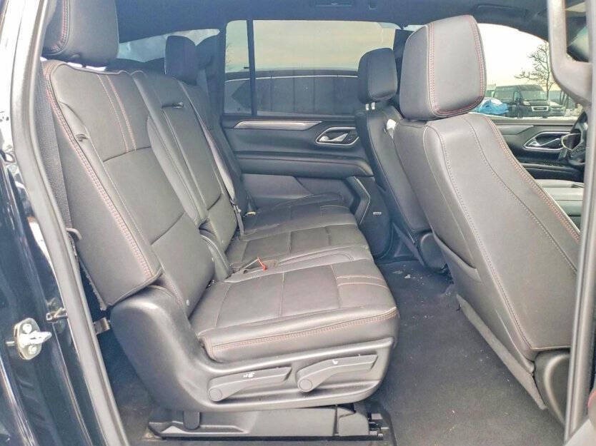 2023 Chevrolet Suburban Image 6