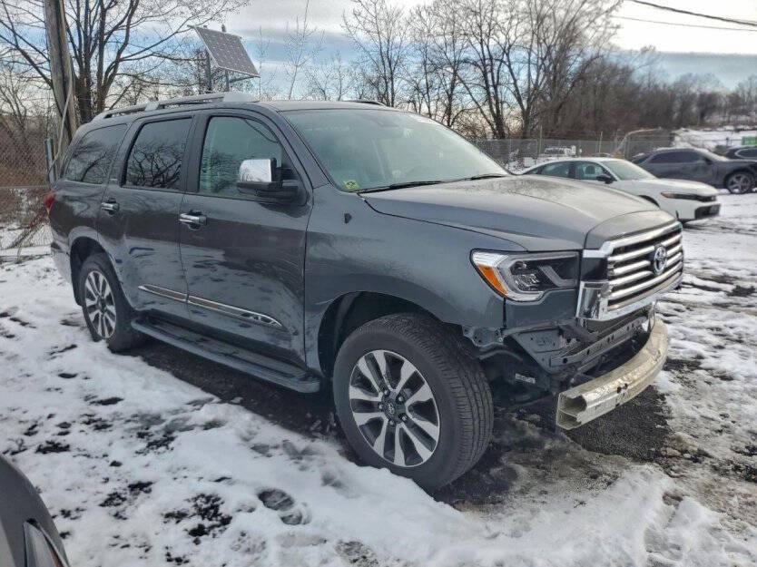 2021 Toyota Sequoia Image 1