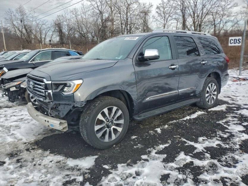 2021 Toyota Sequoia Image 3