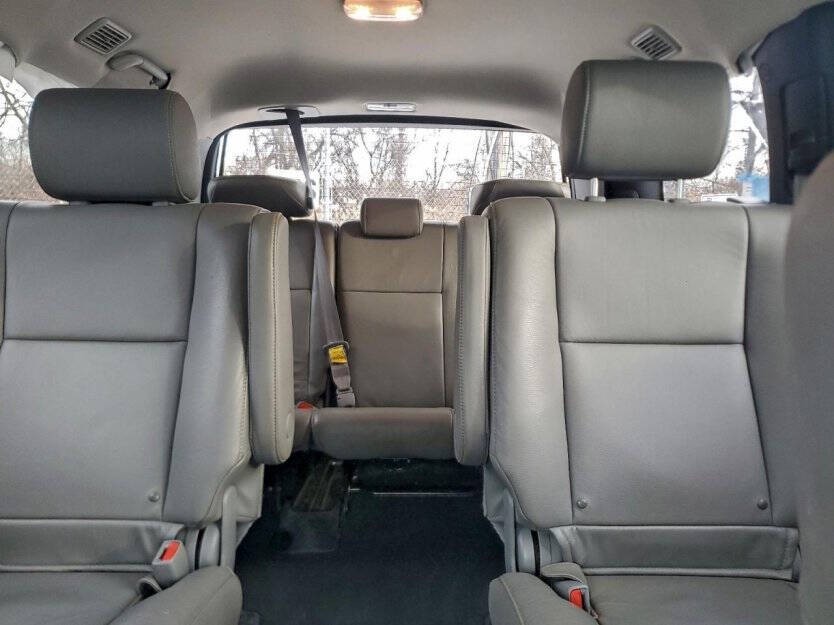 2021 Toyota Sequoia Image 7
