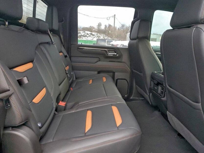 2025 GMC Sierra 2500 Image 7