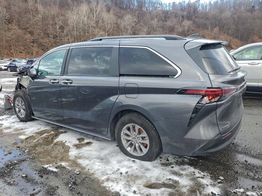 2025 Toyota Sienna Image 4