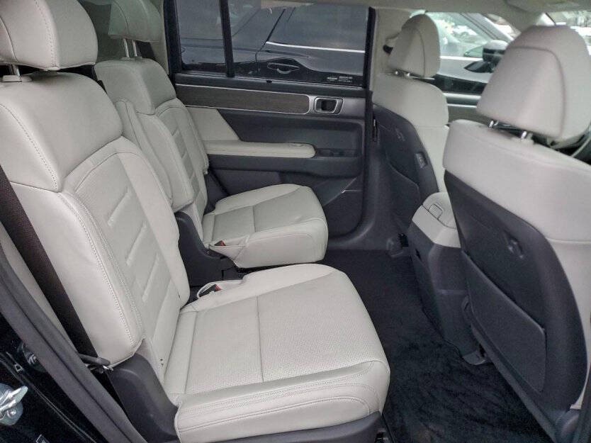 2025 Hyundai Santa Fe Image 9