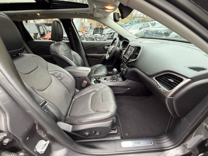 2019 Jeep Cherokee Image 6