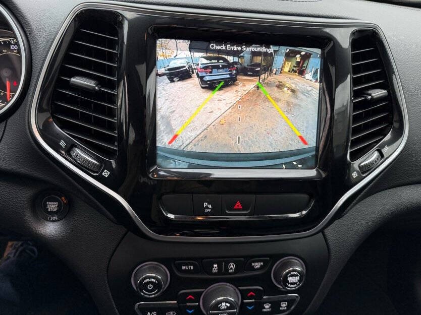 2019 Jeep Cherokee Image 9