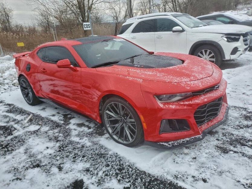 2022 Chevrolet Camaro Image 1