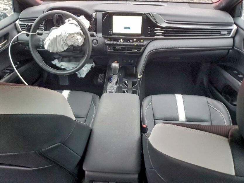 2025 Toyota Camry Image 7