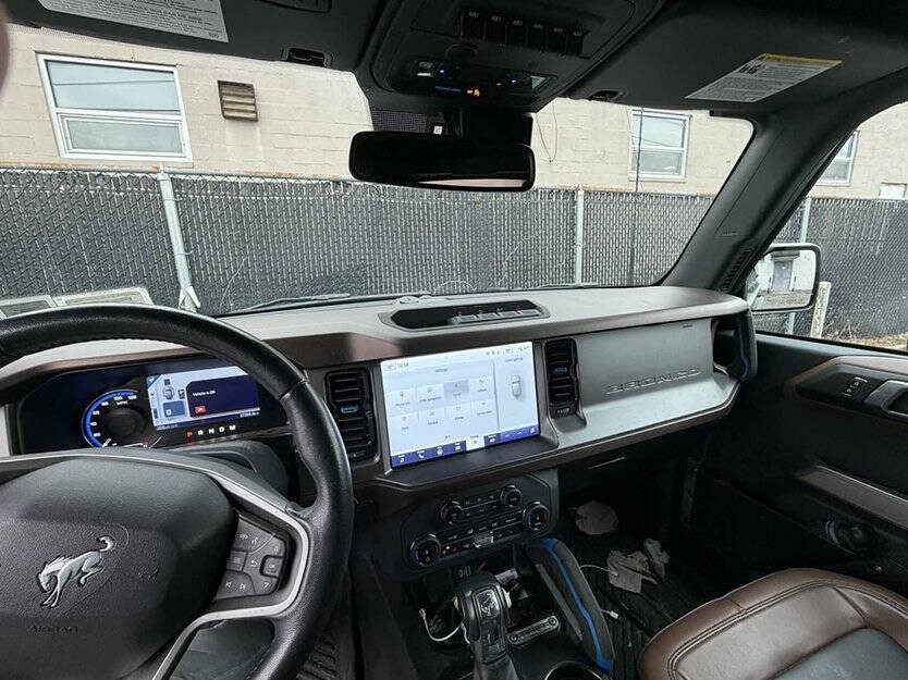 2022 Ford Bronco Image 7