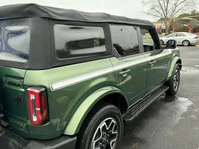 2022 Ford Bronco Image 3