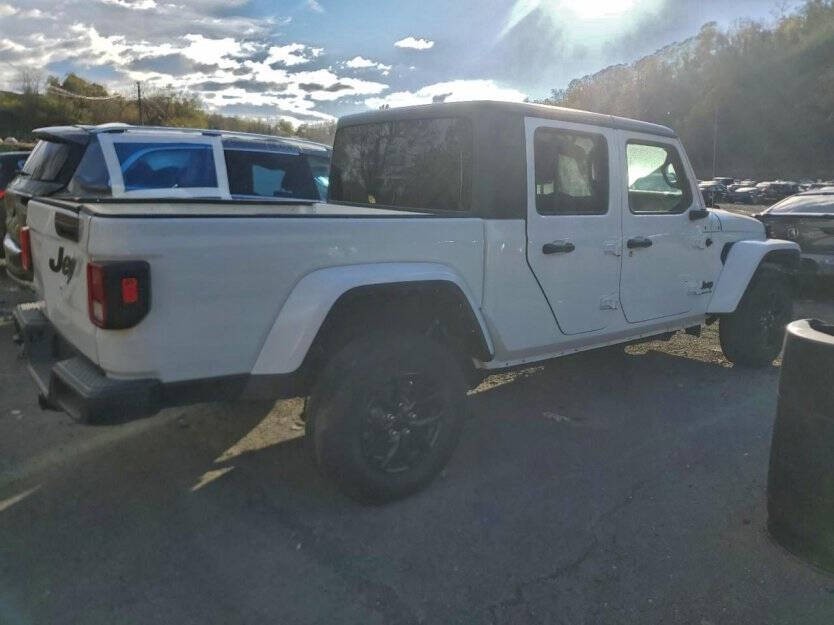 2022 Jeep Gladiator Image 4