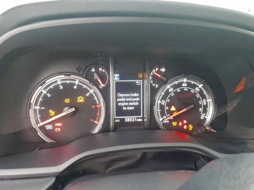 2023 Toyota 4Runner Image 8