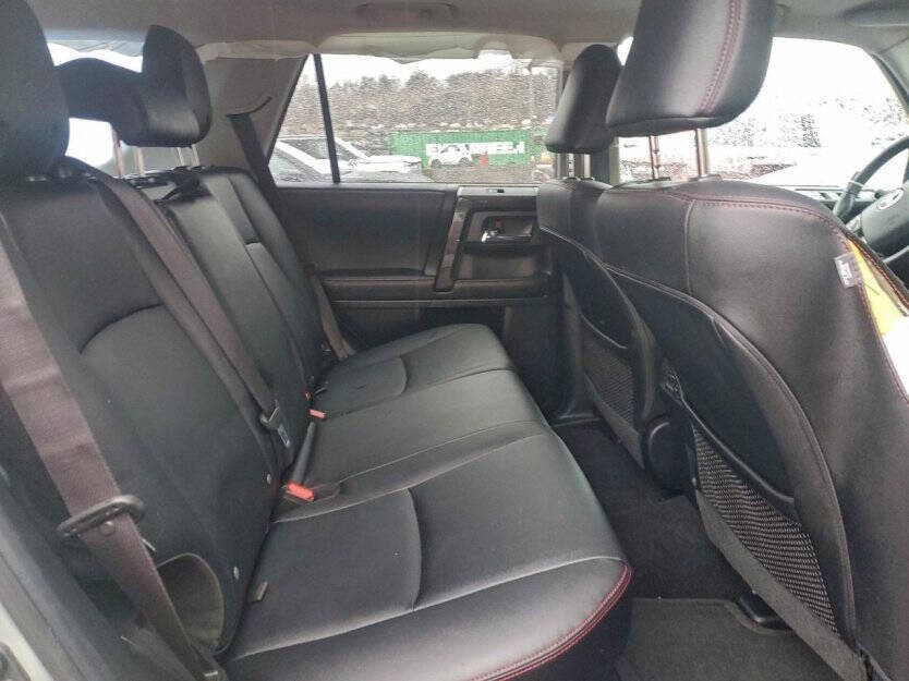 2023 Toyota 4Runner Image 9