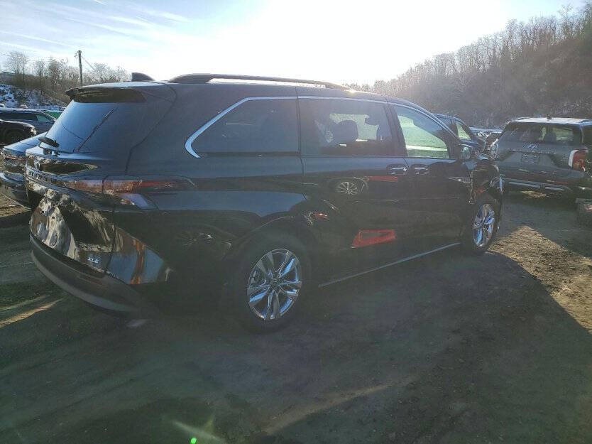 2025 Toyota Sienna Image 5