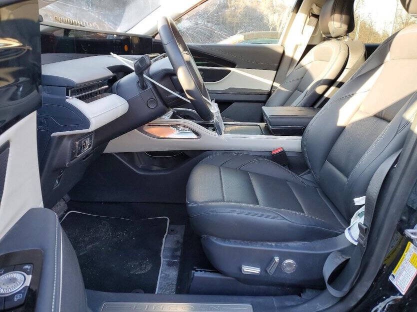 2025 Lincoln Nautilus Image 5