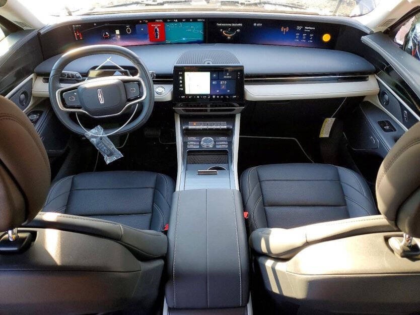 2025 Lincoln Nautilus Image 7