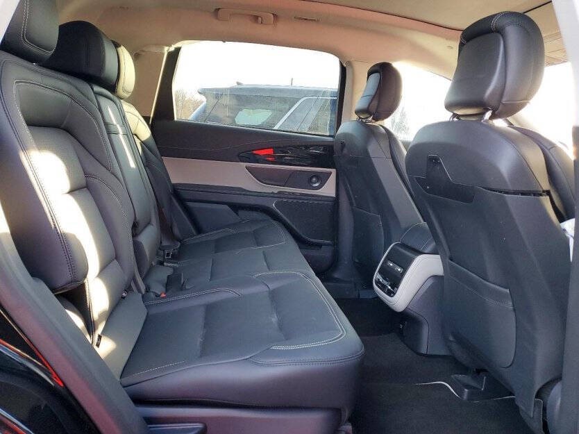 2025 Lincoln Nautilus Image 9