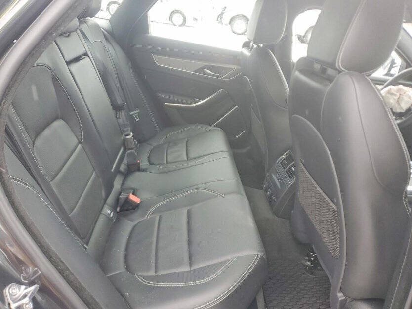 2024 Jaguar XF Image 7