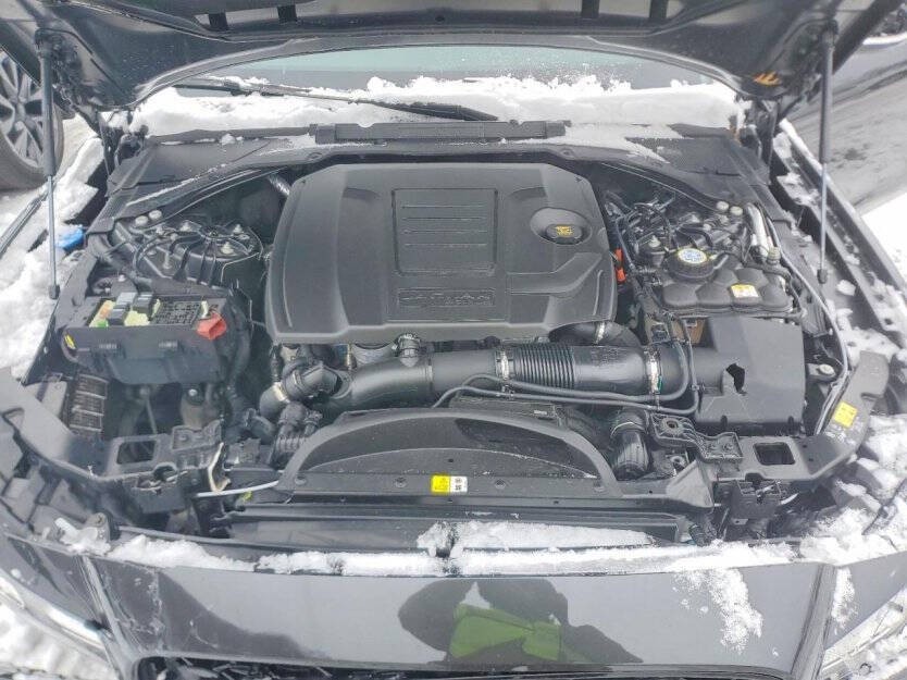 2024 Jaguar XF Image 9