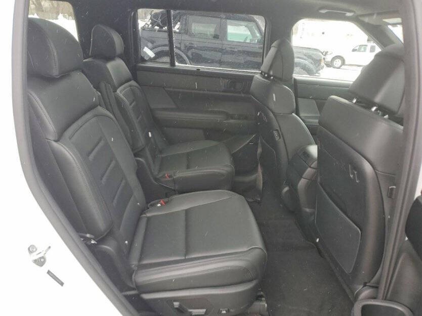 2025 Hyundai Santa Fe Image 9