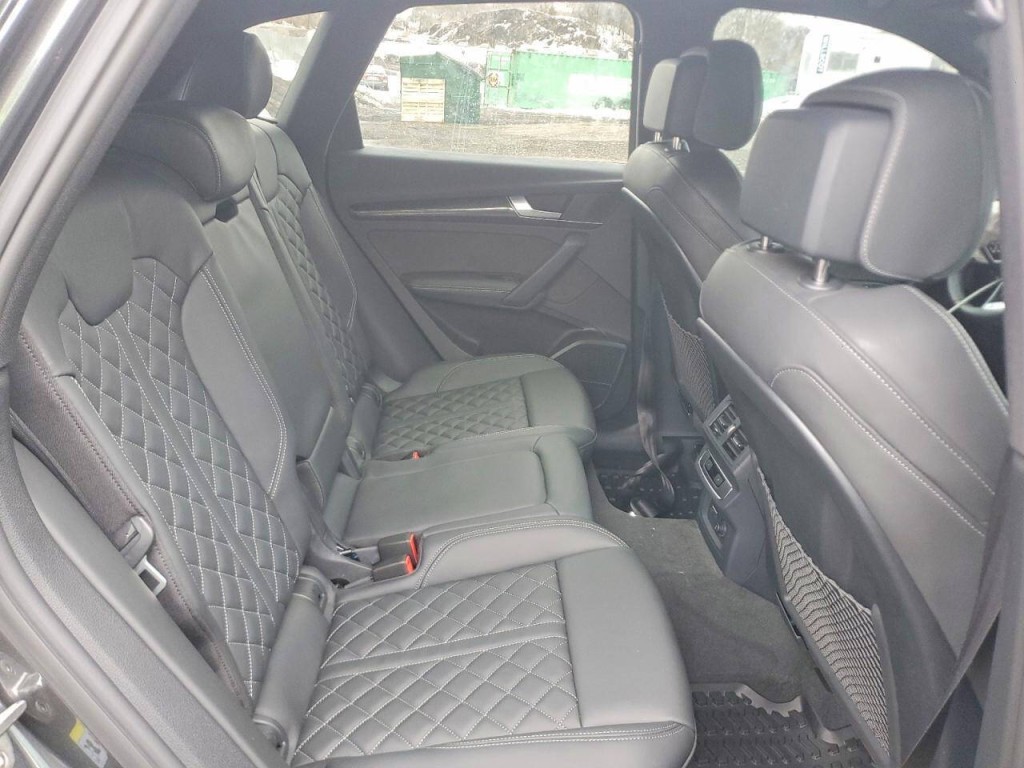 2025 Audi Q5 Image 9