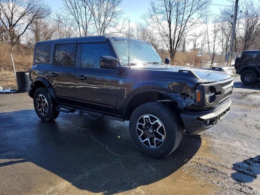2024 Ford Bronco Image 1