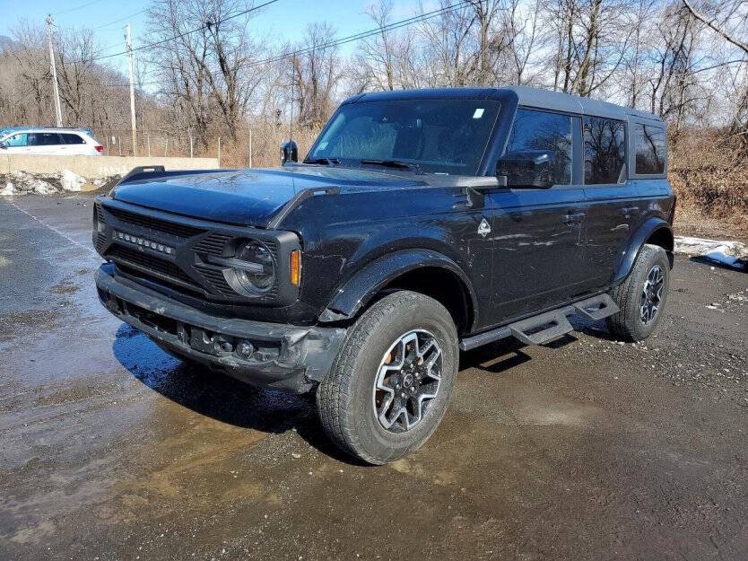 2024 Ford Bronco Image 2