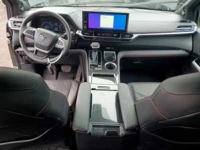 2025 Toyota Sienna Image 7