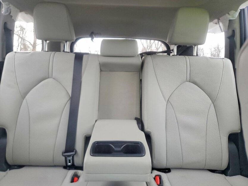 2025 Toyota Highlander Image 7