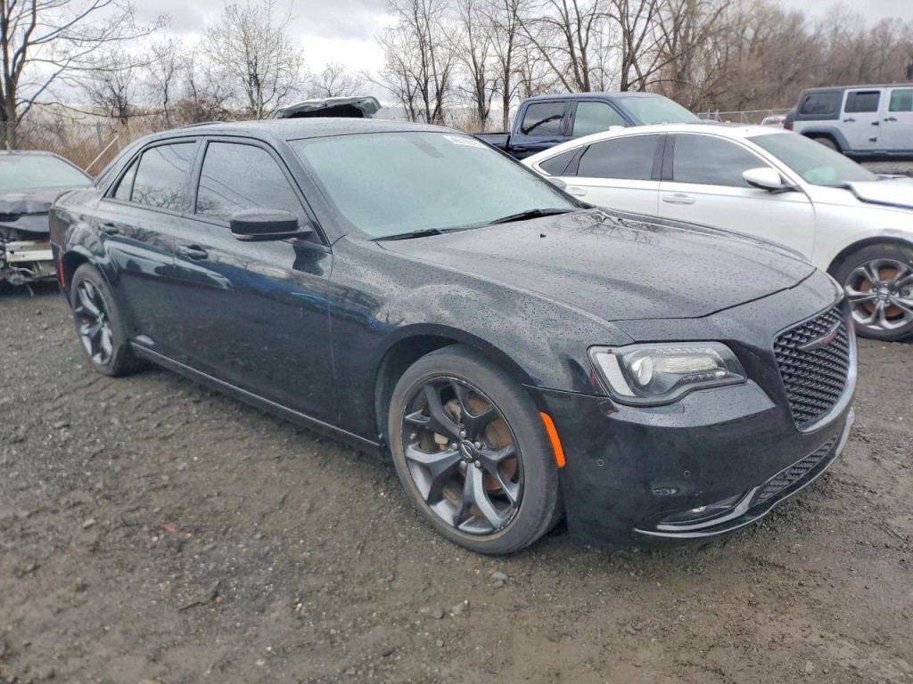 2023 Chrysler 300 Image 1