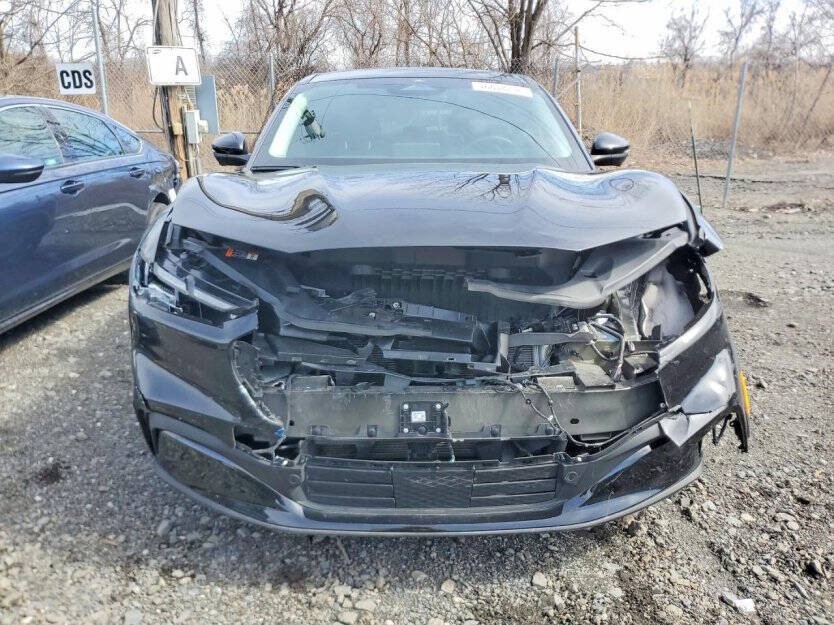 2024 Ford Mustang Image 2