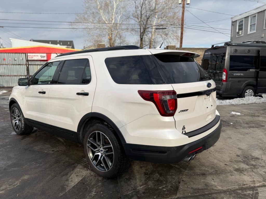 2019 Ford Explorer Image 6